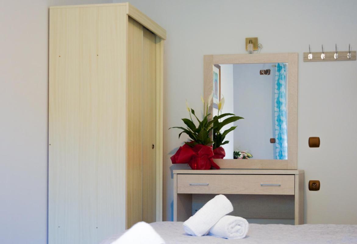 Marina Apartments, アギオス・ゴルディオス エクステリア 写真