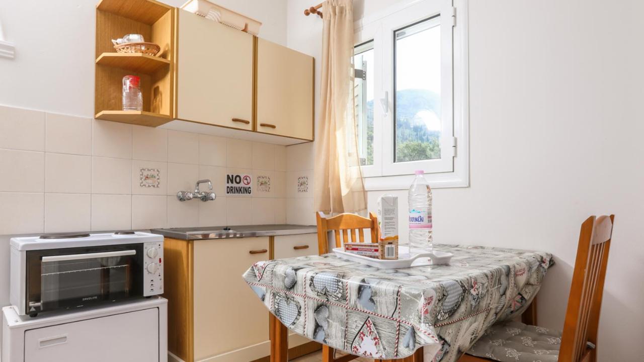 Marina Apartments, アギオス・ゴルディオス エクステリア 写真